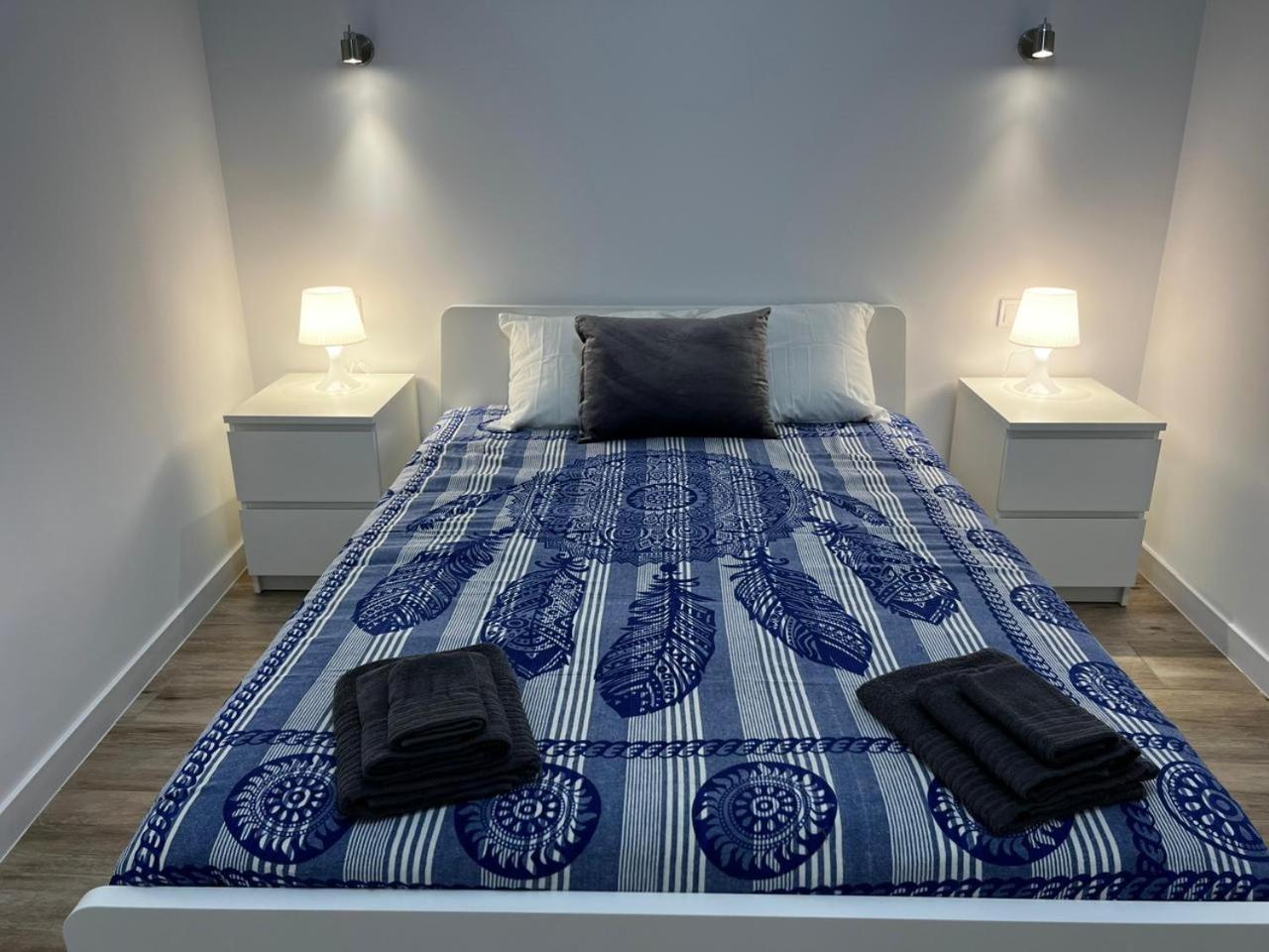 Rodrigues 15 Aparthotel Валенсия Екстериор снимка